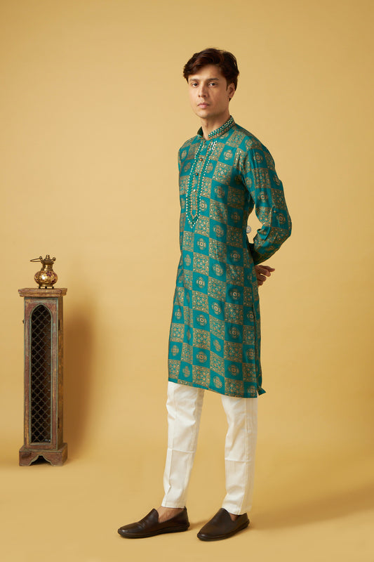 Green Kurta Set with Mirror Work